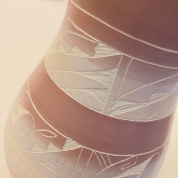 Vintage signed etched ceramic Southwestern Native vase vessel. 7.5" tall - Picture 10 of 13